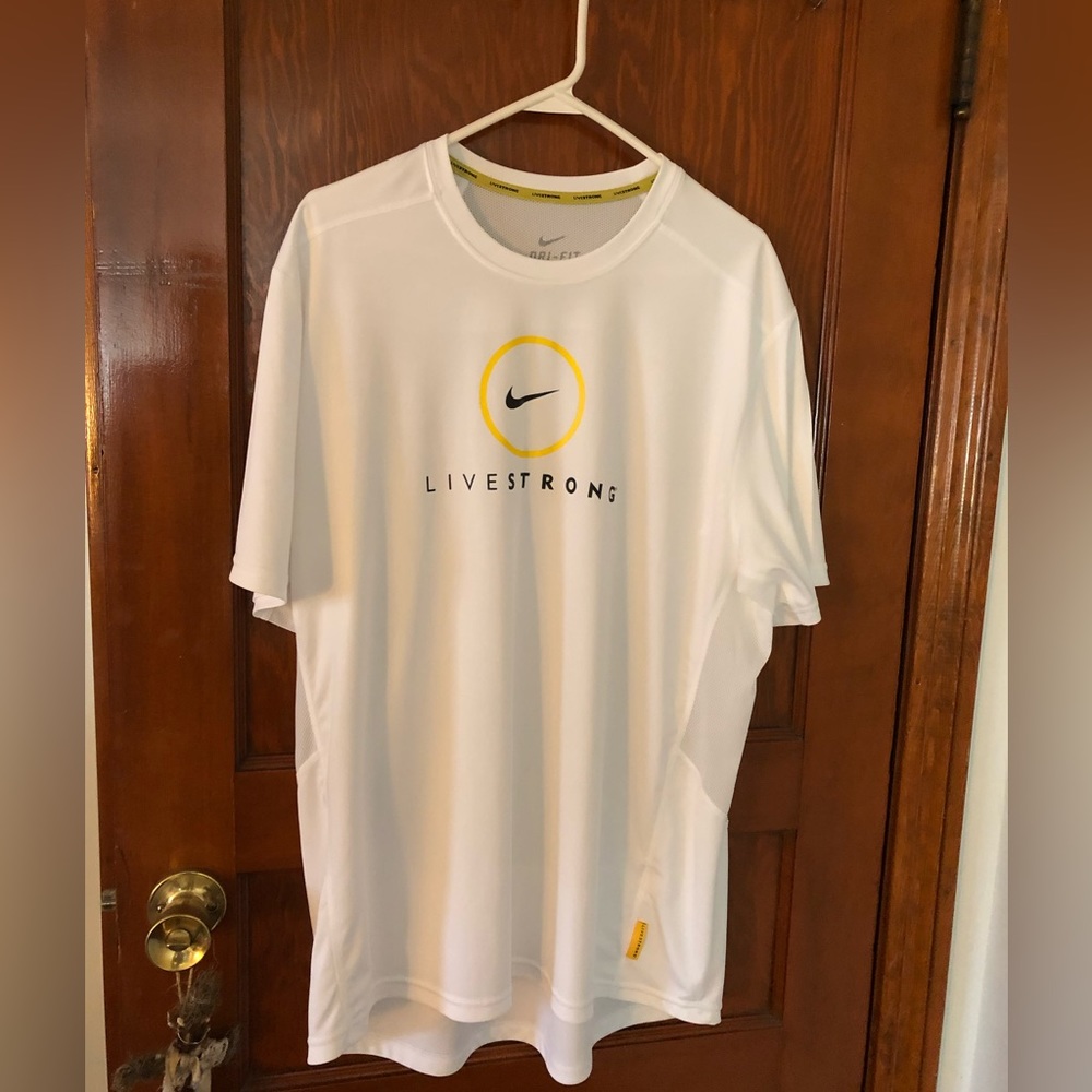 Nike tee